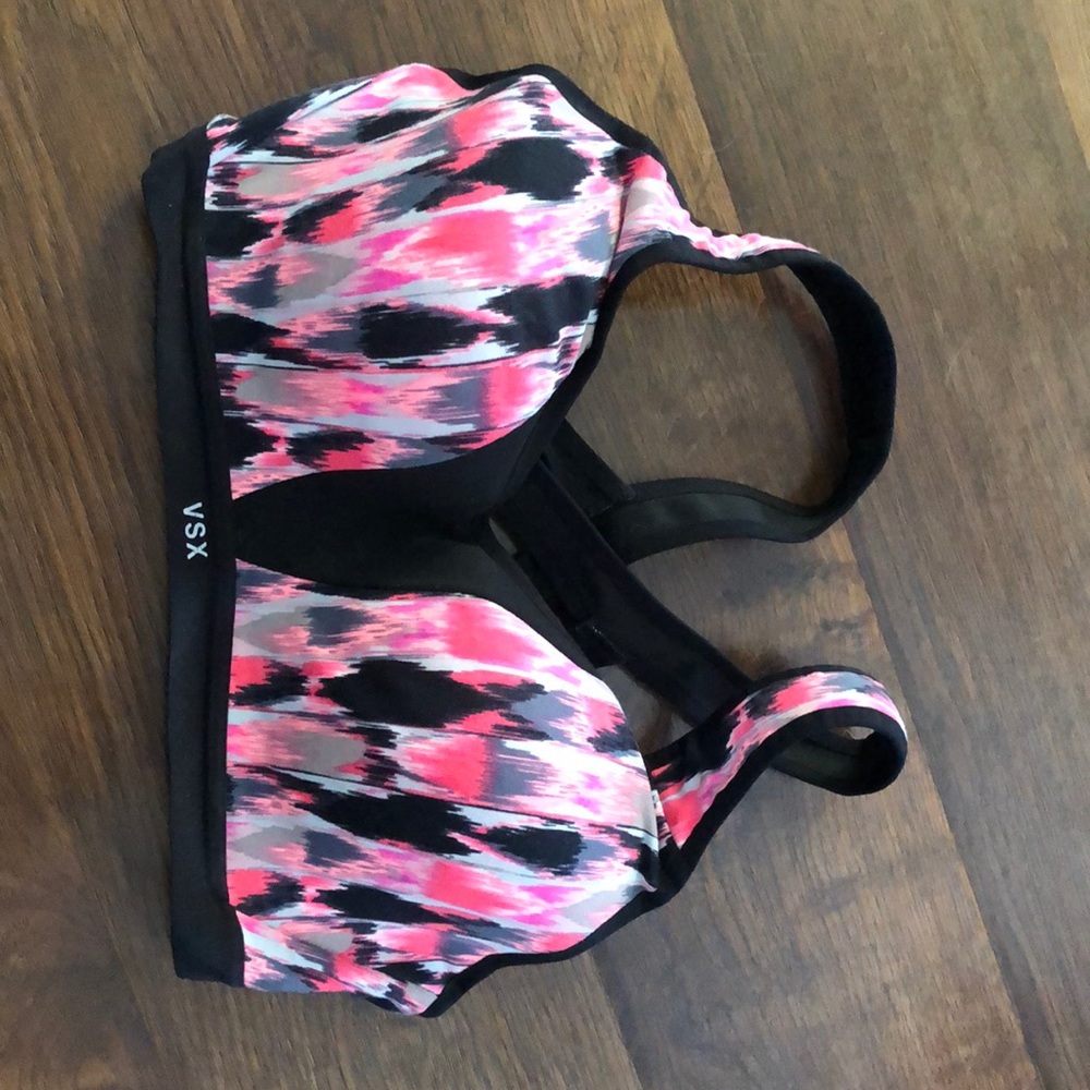 VS Sport Bra 32D